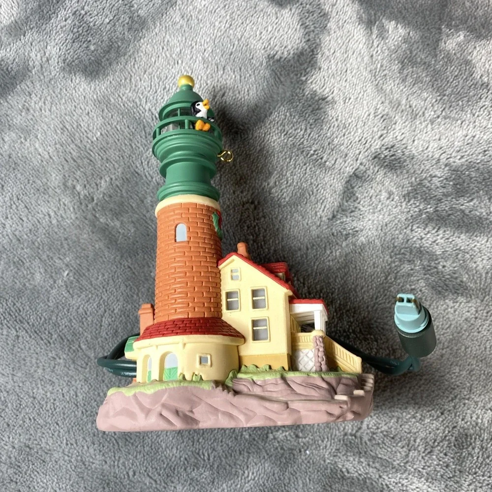 Hallmark Keepsake Magic Ornament Lighthouse Greetings 5th In The Series2001 Aa10